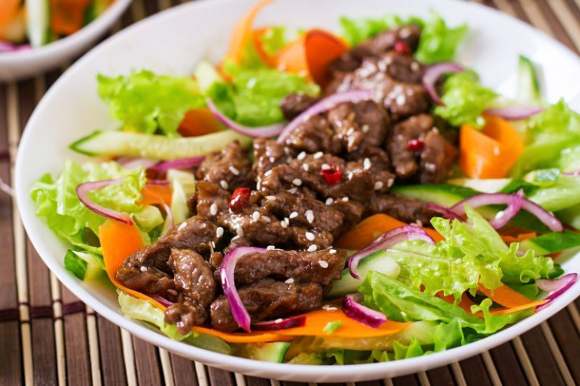 RESEPI SALAD DAGING INI PASTI MEMBUATKAN ANDA TERLIUR ...