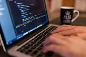 Sumber Imej Oleh Free-Photos dari Pixabay Cara Cek Keyboard Laptop