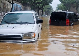 9 Tips Kereta Tenggelam Banjir Yang Boleh Anda Lakukan 2 Tips Kereta Tenggelam Banjir