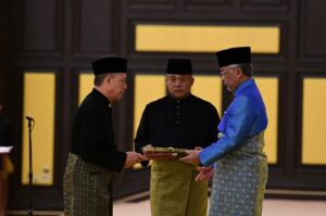 Kenali Biodata Timbalan Perdana Menteri Malaysia, DS Fadillah Yusof 1 Kenali Biodata Timbalan Perdana Menteri Malaysia, DS Fadillah Yusof 1