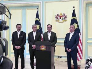 Kenali Biodata Timbalan Perdana Menteri Malaysia, DS Fadillah Yusof 3 Kenali Biodata Timbalan Perdana Menteri Malaysia, DS Fadillah Yusof 3